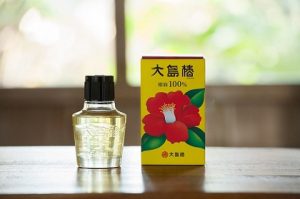 Tinh dầu dưỡng tóc hoa trà Oshima Tsubaki Nhật Bản