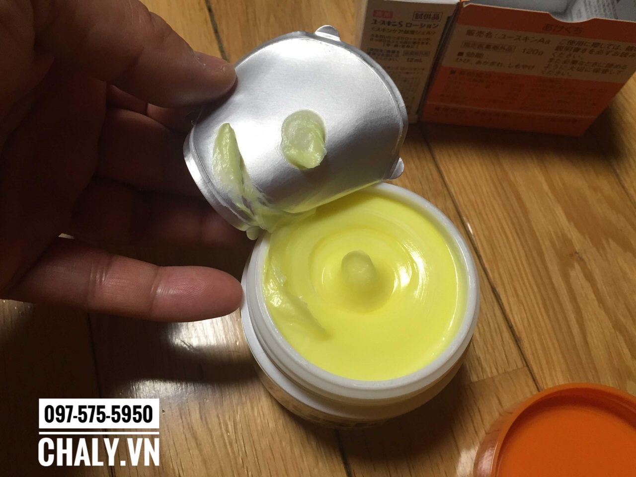 Kem yuskina family medical cream review: Chất kem màu vàng, thẩm thấu rất nhanh, hiêu quả cao
