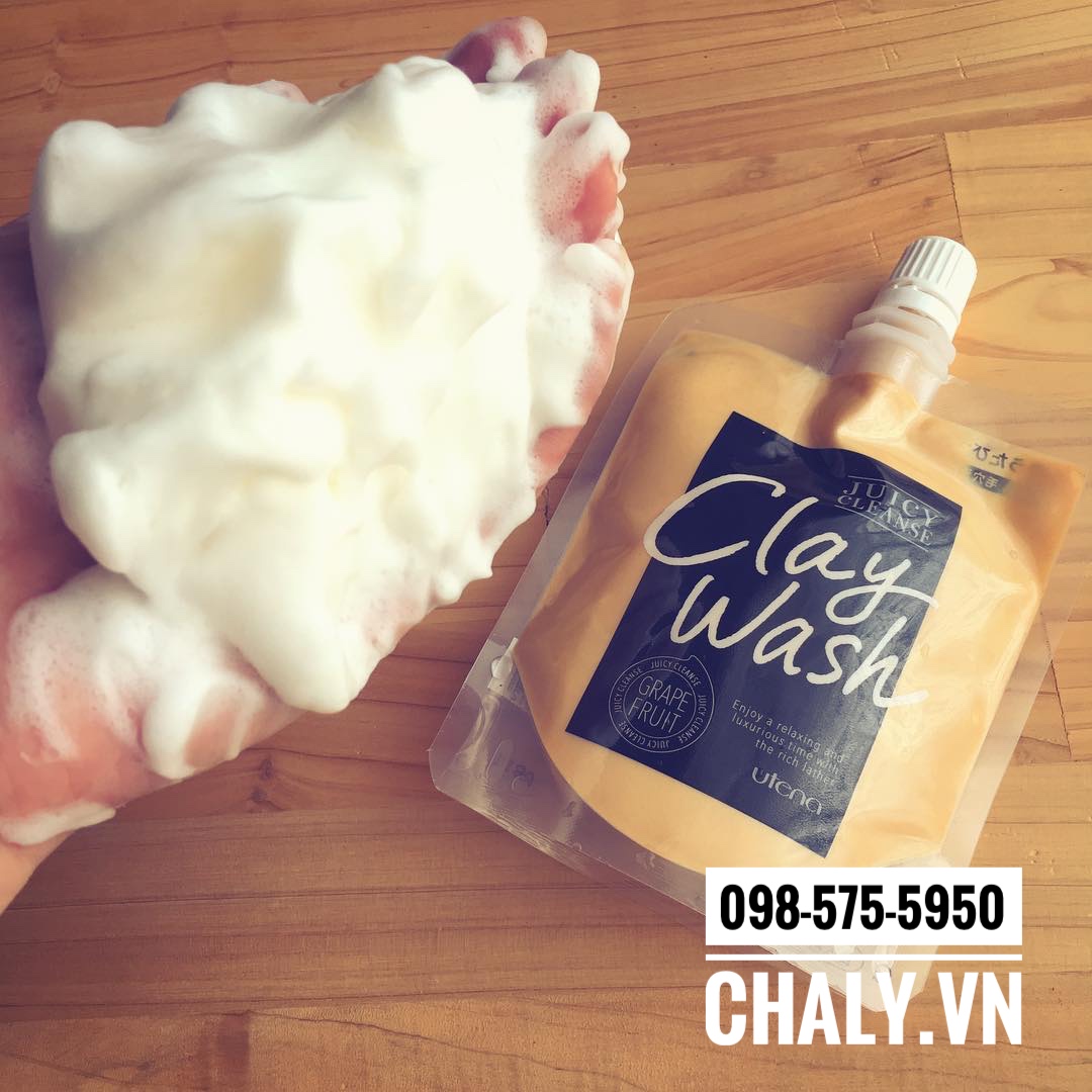 Sữa rửa mặt đất sét Juicy Cleanse Clay Wash tạo bọt rất mịn và nhiều