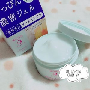 Đảm nhiệm đồng thời cả 5 công dụng dưỡng da cơ bản, gel làm trắng da Shiseido Senka màu xanh có giá thành rẻ, chỉ vài trăm nghìn với dung lượng lớn 100g nên rất được yêu thích tại Nhật 3 năm nay