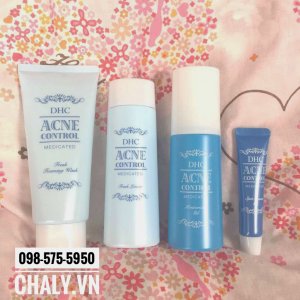 Bộ sản phẩm acne control rất hot của DHC Nhật. Trong đó nổi bật nhất là nước hoa hồng và tinh chất trị mụn