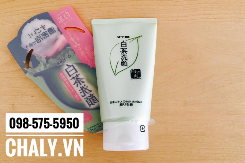 Sữa rửa mặt trà xanh Nhật hàng thật dùng rất thích, rất hợp với da hỗn hợp và có mụn. Mọi người nên mua ở các shop uy tín để được hàng chất lượng nhé