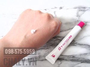 Kem trị nám Keshimin ex cao cấp của Kobayashi Nhật có texture dạng cream lỏng, thẩm thấu nhanh. Có thể dùng như kem dưỡng da hoặc serum dưỡng trắng da mặt cũng hiệu quả