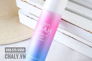 Nếu bạn cần hiệu quả che phủ và kiềm dầu tốt hơn, nên chọn kem chống nắng aqua skin dạng essence. Nếu muốn chống nắng mỏng nhẹ, tiết kiệm thời gian, hãy chọn kem chống nắng skin aqua hồng dạng xịt