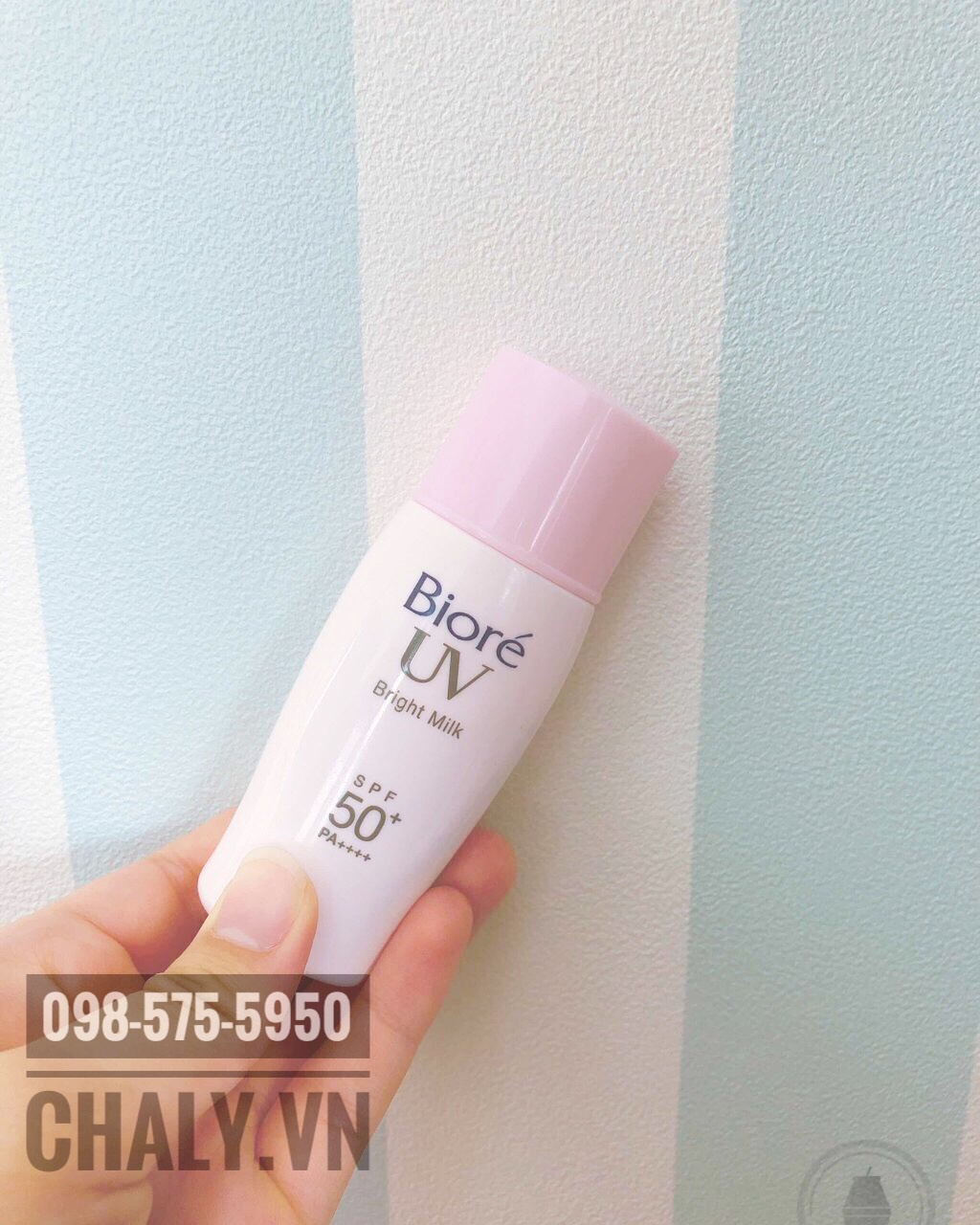 Kem chống nắng Biore uv bright face milk là chai chống nắng dạng sữa tuyệt vời cho nàng da dầu mụn có thâm