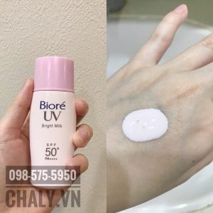 Kem chống nắng nóng Biore bright face milk review cao vì chưng năng lực che phủ OK, mỏng manh nhẹ nhàng lại kiềm dầu tốt