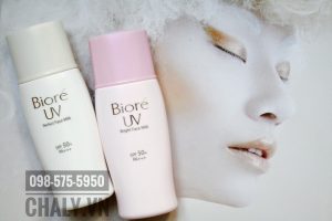 Thành phần dưỡng ẩm không dồi dào, nên nhiều review đánh giá chống nắng nội địa Biore UV Face Milk làm da bị căng khô sau thoa