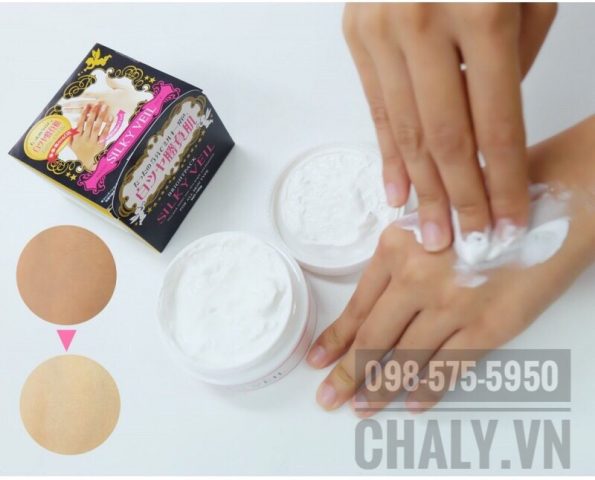 Chất kem Silky Veil nhìn có vẻ hơi đặc nhưng lại thấm rất nhanh