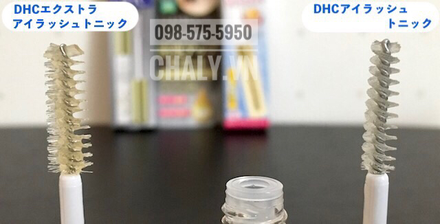 Đầu cọ của dưỡng mi DHC Eyelash Tonic thường (bên phải) và DHC Extra Beauty Eyelash Tonic cải tiến (bên trái)