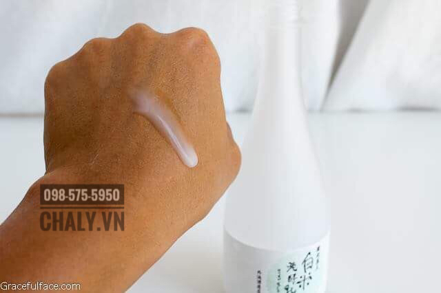 Lotion sake Kuramoto Bijin chứa nhiều chất lên men trong quá trình sản xuất rượu gạo Nhật rất tốt cho da