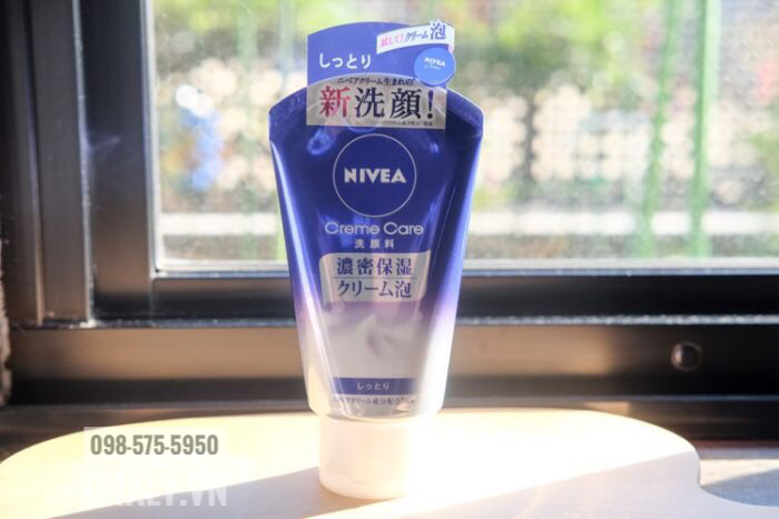 Tuýp sữa rửa mặt Nivea Nhật Bản Creme Care Moisture lọt top sữa rửa mặt tốt nhất theo bình chọn của phụ nữ Nhật