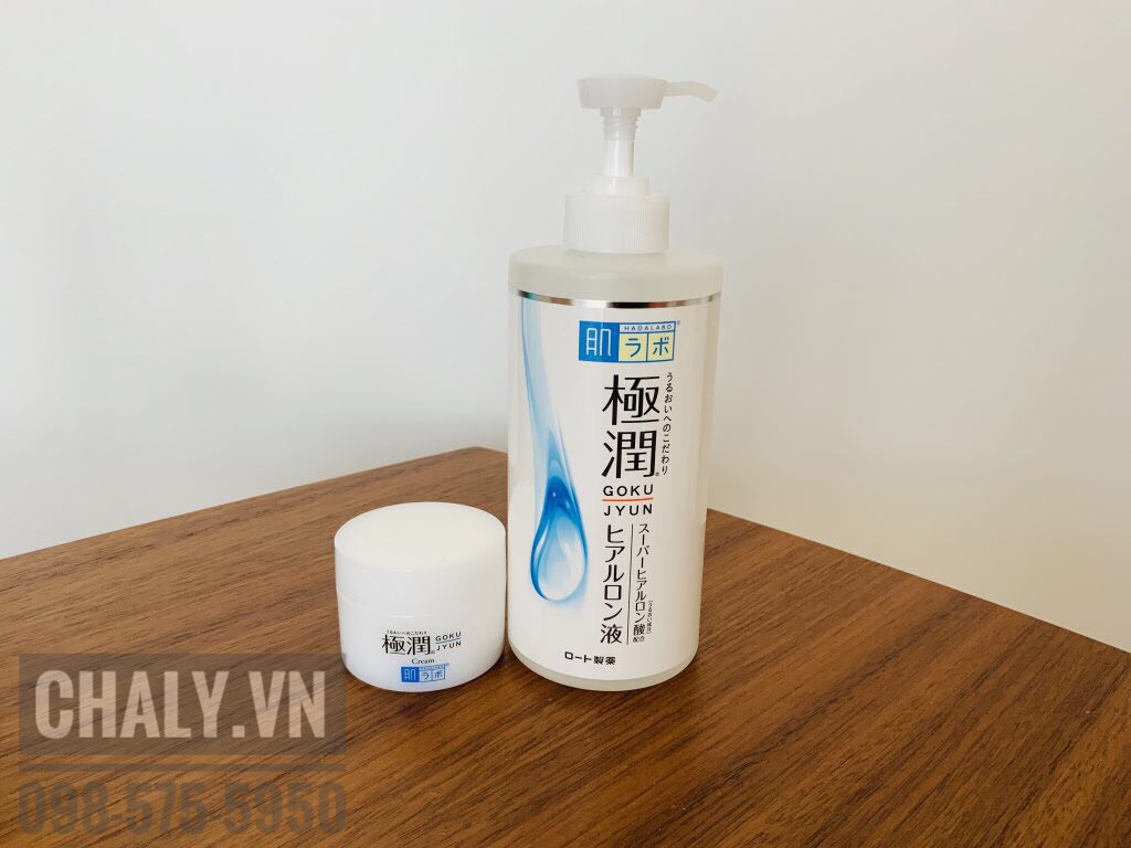 Kem dưỡng ẩm hada labo cho da mụn thiếu ẩm cực hiệu quả nha các gái. Nên dùng kết hợp luôn với toner cấp nước hada labo Nhật luôn nhé