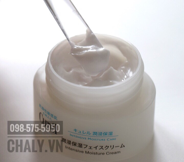 Kem dưỡng ẩm curel review: Texture mịn, thẩm thấu nhanh, không bí rích