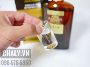 Chất lotion của Kaminomoto Higher Strength trong suốt, lỏng như nước và thấm rất nhanh