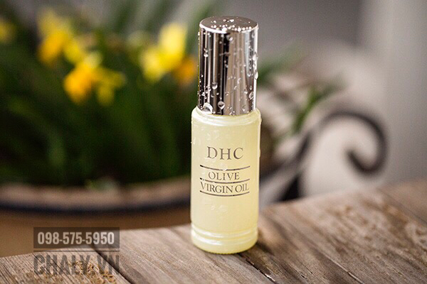 Chai tinh dầu DHC Olive Virgin Oil bé nhỏ mang trong mình sức mạnh hồi phục làn da thần kỳ