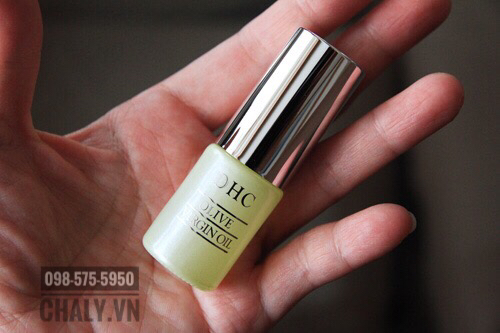 Với thành phần 100% từ thiên nhiên, DHC Olive Virgin Oil không chỉ lành tính mà còn dưỡng da cực kì hiệu quả