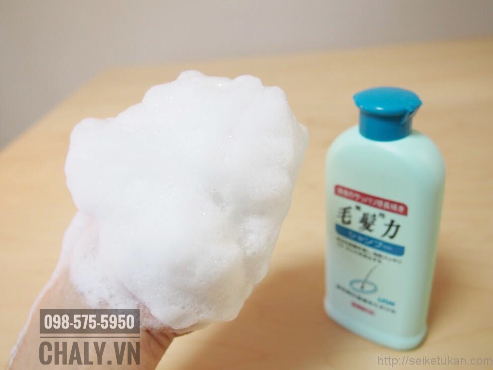 Dầu gội kích thích mọc tóc của Nhật tốt nhất từng thấy, ra nhiều bọt như này