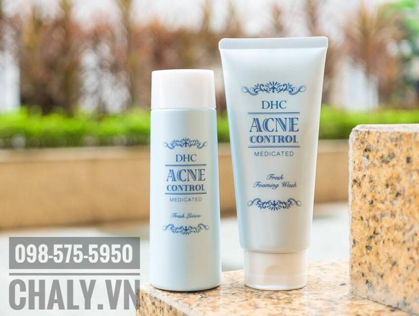 Kết hợp nước hoa hồng trị mụn và sữa rửa mặt cho da mụn DHC acne control Nhật giúp trị mụn tuổi dậy thì nhanh chóng