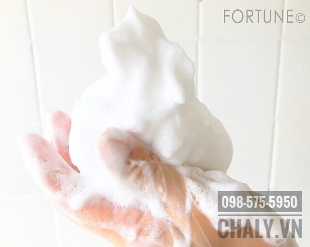 Khả năng tạo bọt ưu việt của srm Nivea Nhật trắng da