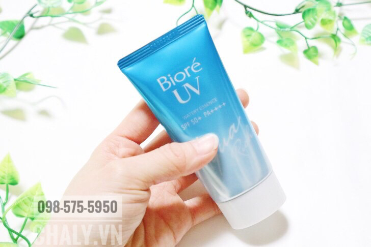 Tuýp kem chống nắng biore aqua rich watery essence spf 50 là kcn ưng ý nhất của mình từ trước tới nay