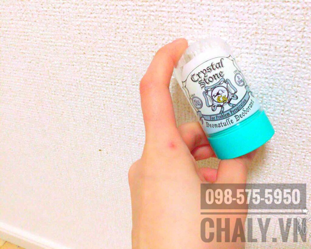 Thỏi thuốc trị mồ hôi nách của Nhật dạng đá khoáng nhỏ xinh 60g dùng được rất lâu, tới nửa năm có lẻ