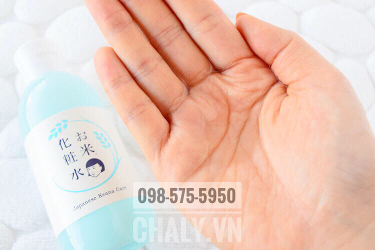 Nước hoa hồng gạo Nhật toner keana review cao bởi chị em Nhật về texture lỏng mịn, thẩm thấu nhanh