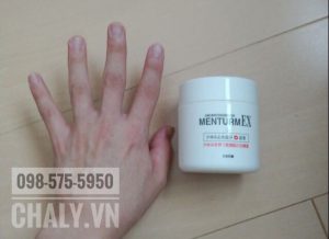 Kem trị chàm ngứa nẻ Omi Menturm EX Plus đặc trị nứt nẻ, chàm ngứa tay chân cực kì hiệu quả thế nhưng giá thành hoàn toàn bình dân. Dễ mua dễ dùng