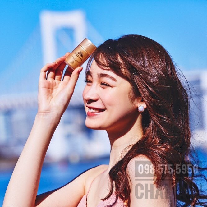 Kem chống nắng anessa dạng sữa có mấy dòng, nhưng dòng anessa perfect uv sunscreen skincare milk này là có lớp chống nắng bền vững và waterproof tốt nhất