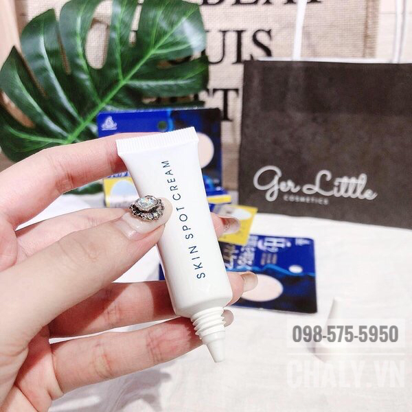 Kem trị nám skin spot cream review: Mình dùng thấy ưng, trị hết nốt nám của mình trong khoảng 6 tuần. Mình đã giới thiệu cho nhiều bạn bè, ai cũng thích