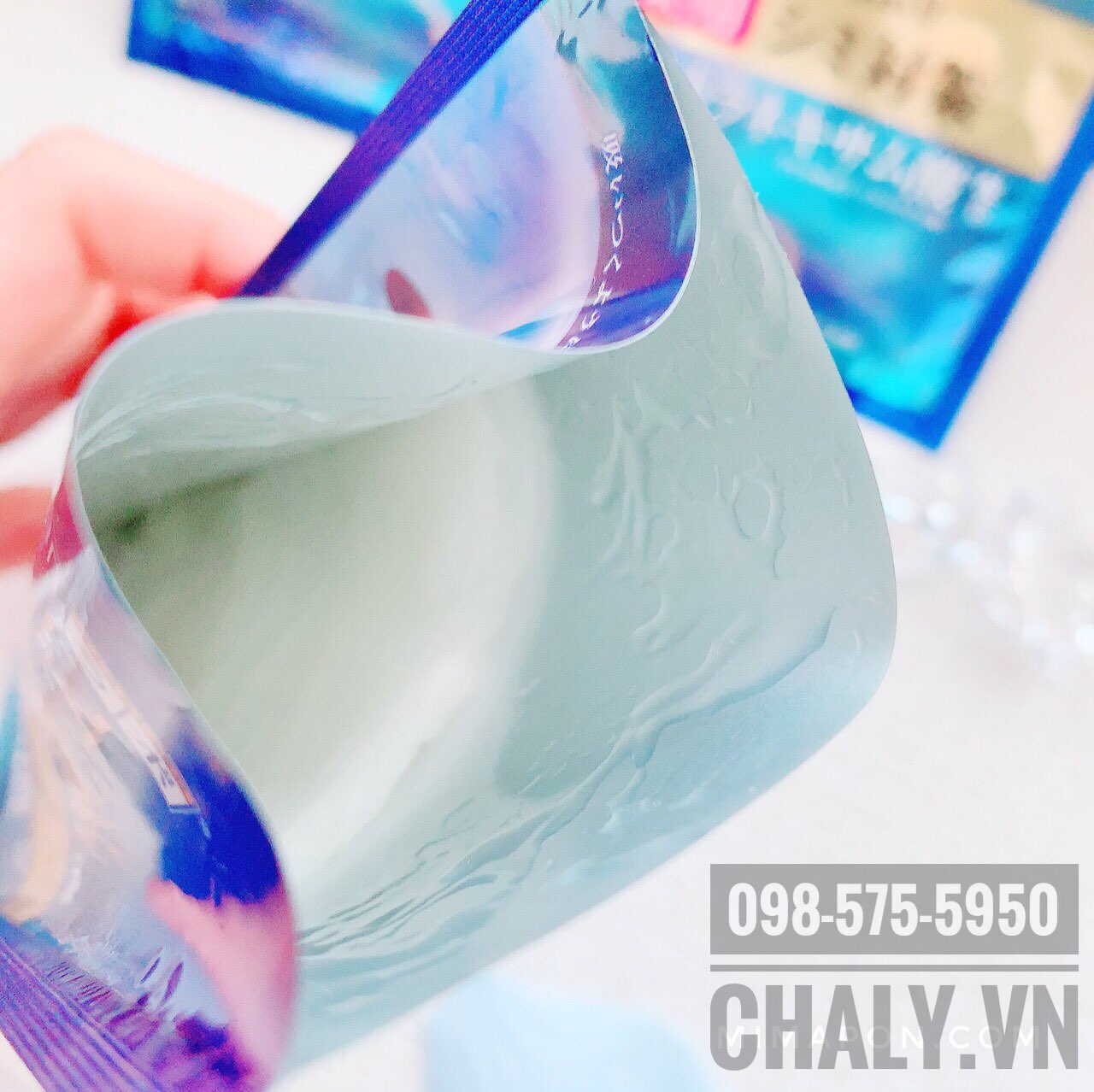 Mỗi một miếng mặt nạ lotion hada labo mask được đặt trong 1 túi riêng, đảm bảo vệ sinh