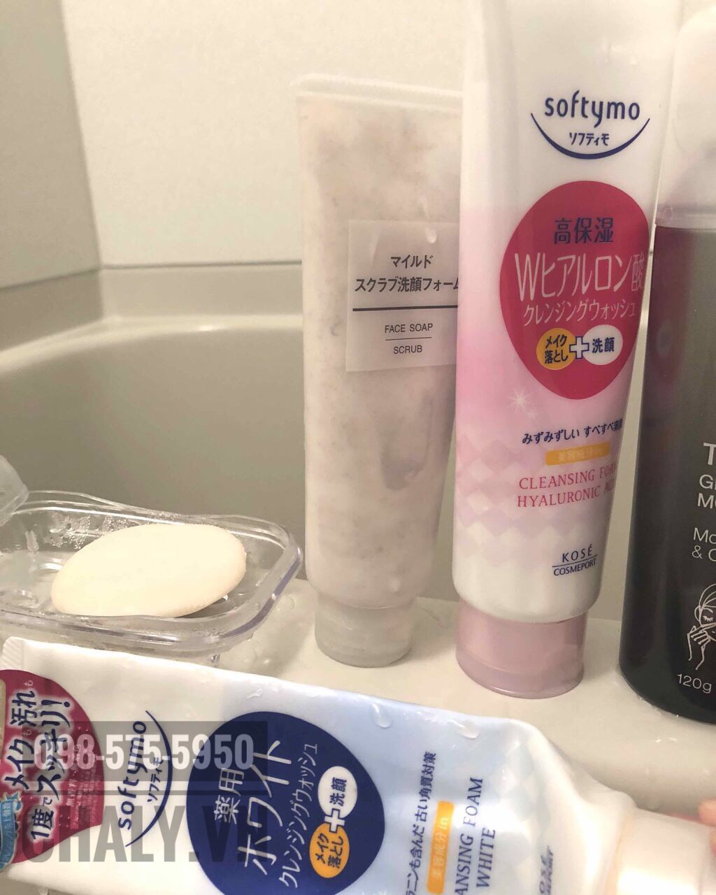 Sữa rửa mặt kose collagen và hyaluronic acid là 2 loại mình thích nhất vì ít làm khô da hơn sữa rửa mặt softymo cleansing foam white màu xanh
