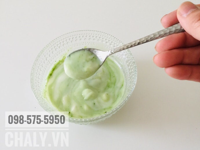 Bột rau Nhật Bản Yakult có thể được mix cùng sữa chua ăn cũng rất ngon