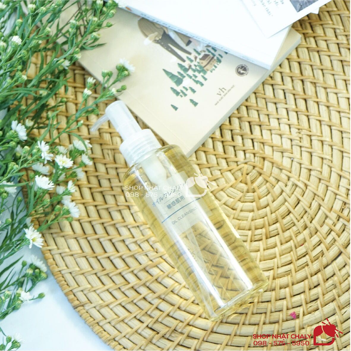 Sản phẩm Muji tẩy trang dạng dầu sensitive oil cleansing đảm bảo tiêu chí 4 không: Không cồn - Không paraben - Không dầu khoáng - Không hương liệu đảm bảo lành tính cho da nhạy cảm