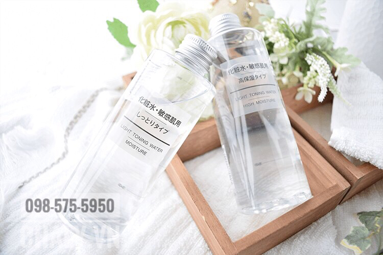 Tuỳ loại da mà chị em lựa chọn nước hoa hồng Muji moisture độ ẩm cao hoặc nước hoa hồng Muji cho da dầu độ ẩm thấp để phù hợp nhất