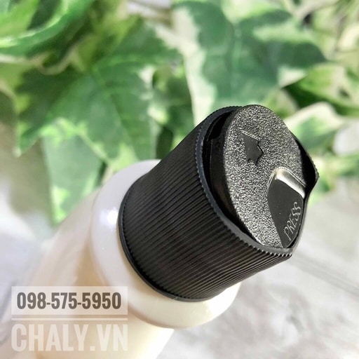 Kem trị thâm Maputi thoa trực tiếp lên vùng kín sau cạo lông giúp ngừa thâm và dưỡng ẩm rất tốt