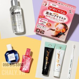 Mỗi hộp miếng dán mắt thư giãn của Nhật có 12 miếng, giữ hơi nóng trong khoảng 20 phút rất dễ chịu. Sản phẩm được review cực cao trên Cosme Nhật