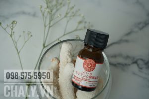 Bổ sung vitamin C cho da thường xuyên mang lại rất nhiều tác dụng bao gồm trẻ hoá da, giảm nếp nhăn, thu nhỏ lỗ chân lông và nuôi dưỡng làn da sáng mịn