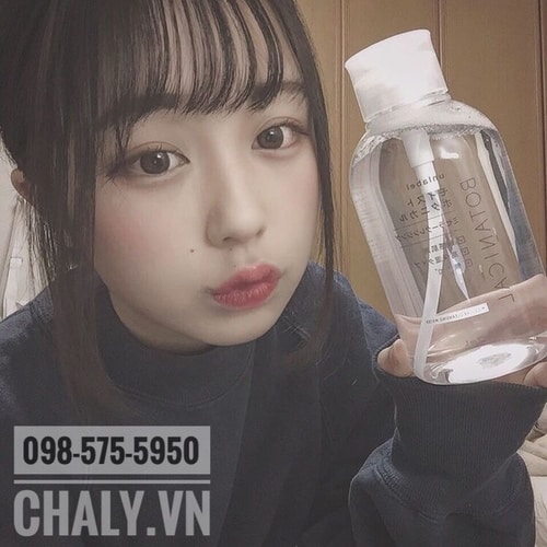 "Mình là fan quen dùng dầu tẩy trang và double cleansing rồi nhưng vẫn không ngăn được sự hài lòng khi dùng em nước tẩy trang Unlabel Nhật này" - Review bởi một cô nàng Nhật