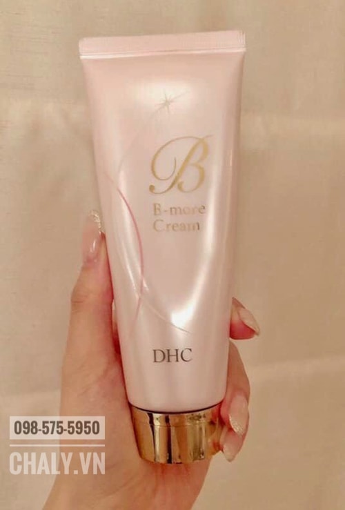 Kem nở ngực DHC của Nhật có ưu điểm thành phần 100% thiên nhiên, cực kỳ lành tính, sử dụng an toàn cho cả bà bầu