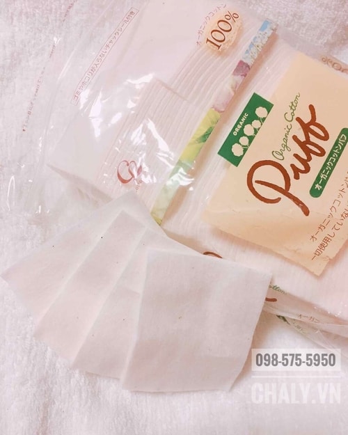 Bông Puff organic cotton chất dai hơn Muji cotton nên phù hợp để tẩy trang, còn Muji thì thiên về tách lớp đắp mặt nạ