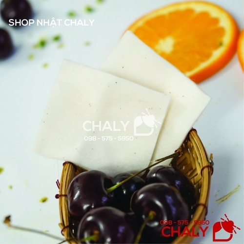 Mỗi miếng bông tẩy trang Nhật của Muijrushi có thể tách được thành 4 lớp mỏng để đắp mặt nạ lotion mask tại nhà