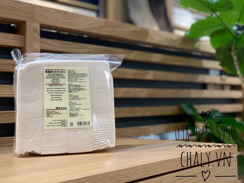 Mỗi gói bông tẩy trang Muji nội địa Nhật gồm 180 miếng dùng liên tục từ 2-4 tháng rất tiết kiệm
