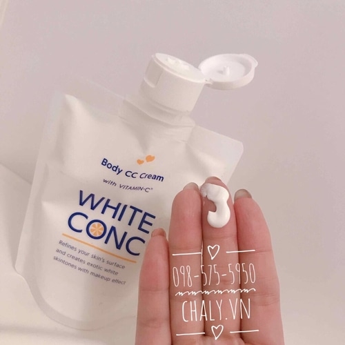 Texture của White Conc cc Nhật mịn, trắng mượt, thẩm thấu tốt, không để lại mảng trắng trên da