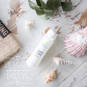 Tuy có tên gọi là ‘whitening & massage oil’ nhưng kết cấu của dầu dưỡng thể trắng da White Conc hoàn toàn không dính nhớp, bết rít mà ngược lại rất thoáng da, dễ chịu cho người dùng