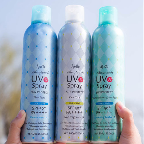 Xịt Ajuste Airy Touch UV Spray Gardening Herbs có kích thước to, ít nhiều bất tiện trong sử dụng