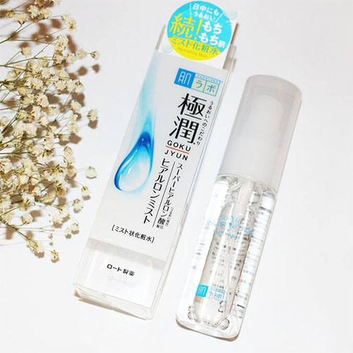 Xịt khoáng Hada Labo Gokujyun Hyaluronic Acid Mist phát huy tốt thế mạnh cấp ẩm đặc trưng của hãng