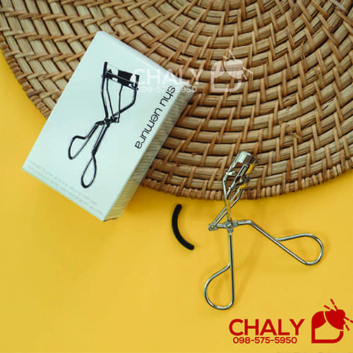 Shu Uemura eyelash curler S nội địa Nhật không hổ danh là sản phẩm kẹp bấm cong mi tốt nhất Nhật Bản từ trước tới nay, review cực đỉnh trên mọi chuyên trang đánh giá mỹ phẩm