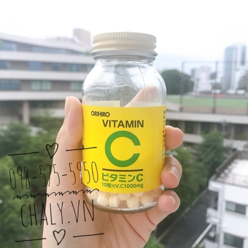 Lọ vitamin C của hãng Orihiro mẫu mới là dạng lọ thuỷ tinh trong suốt, chắc chắn, giúp bảo quản viên uống an toàn