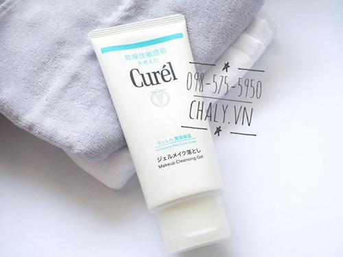 Với kẻ mắt hay mascara chống trôi thì mình thấy em Curel Makeup Cleansing Gel này làm sạch không thực sự tốt